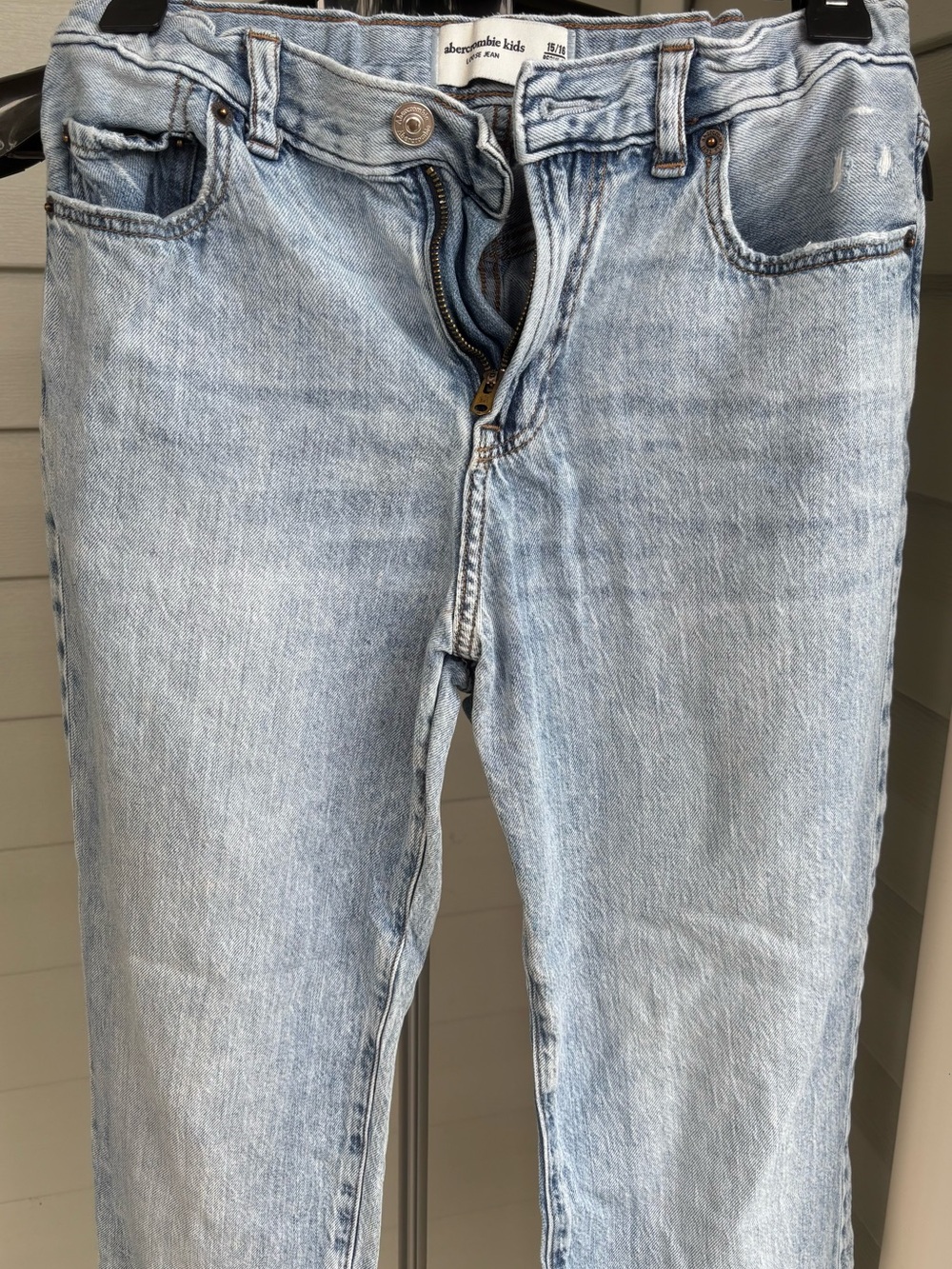 Abercrombie & Fitch‎ Light Wash kids Jeans - Classic Straight Fit